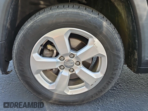 2018 Jeep Compass Latitude with VIN 3C4NJCBB3JT267351, listed as a IAAI auction lot 42715580 with 153,508 mi miles and . Bid and sale history available at DreamBid. Image 10.