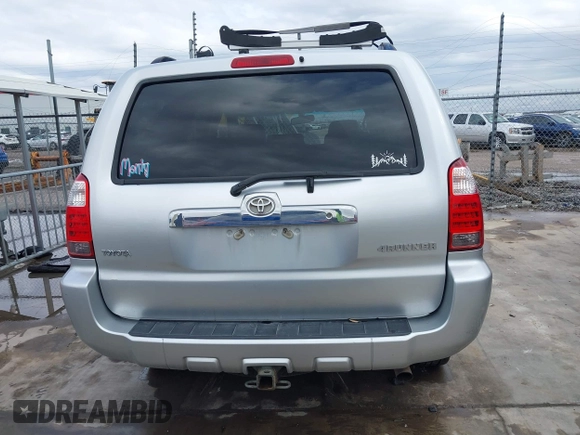 2008 Toyota 4Runner SR5 with VIN JTEZU14R488093169, listed as a IAAI auction lot 41456205 with 178,736 mi miles. Bid and sale history available at carsss.com. Image 17.