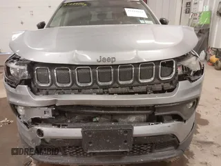 2022 Jeep Compass Latitude with VIN 3C4NJDBB1NT164537, listed as a IAAI auction lot 41424844 with 53,020 mi miles and . Bid and sale history available at DreamBid. Image 6.