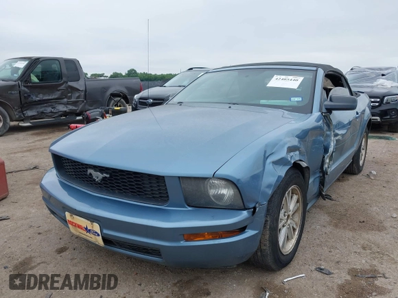 2007 Ford Mustang Deluxe with VIN 1ZVFT84N375262594, listed as a IAAI auction lot 42405440 with 135,981 mi miles and . Bid and sale history available at DreamBid. Image 17.