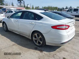2013 Ford Fusion SE with VIN 3FA6P0HR8DR119998, listed as a IAAI auction lot 42090491 with 195,890 mi miles. Bid and sale history available at carsss.com. Image 3.