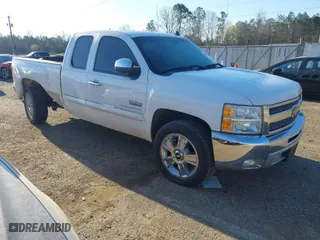 2013 Chevrolet Silverado 1500 LT with VIN 1GCRCSE06DZ273593, listed as a IAAI auction lot 41857478 with 207,175 mi miles. Bid and sale history available at carsss.com. Image 1.