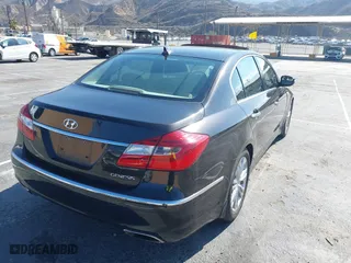 2014 Hyundai Genesis 3.8L with VIN KMHGC4DD5EU260674, listed as a IAAI auction lot 41535088 with 92,533 mi miles. Bid and sale history available at carsss.com. Image 4.