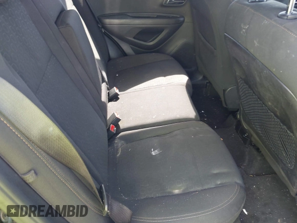 2021 Chevrolet Trax LS z VIN KL7CJKSB8MB303491, wystawiony jako IAAI lot #41803761 z przebiegiem 65 452 mil mil oraz . Historia ofert i sprzedaży dostępna na DreamBid. Obrazek 8.