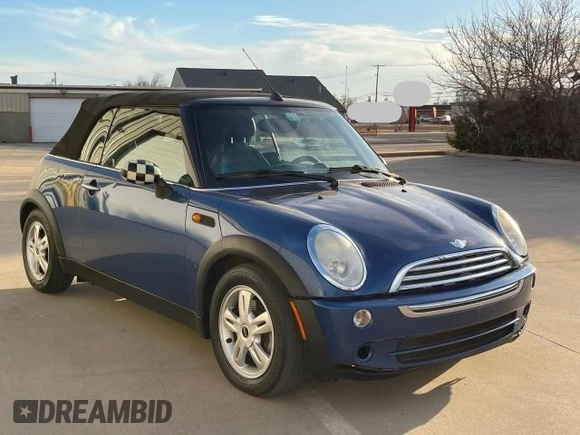 2007 MINI Convertible с VIN WMWRF33577TG17466, выставлен на аукционе Copart как лот 42860175 с пробегом 60 577 миль миль и Чистый • Clean title. История ставок и продаж доступна на DreamBid. Изображение 1.
