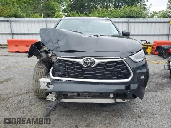 2021 Toyota Highlander XLE with VIN 5TDGZRBH9MS106817, listed as a Copart auction lot 58794845 with 57,365 mi miles and Salvage title. Bid and sale history available at DreamBid. Image 5.