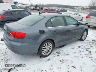 2013 Volkswagen Jetta TDI w/Premium с VIN 3VWLL7AJ9DM226266, выставлен на аукционе IAAI как лот 41625730 с пробегом 119 596 миль миль и . История ставок и продаж доступна на DreamBid. Изображение 4.