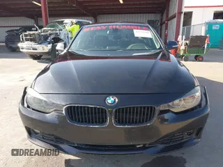 2014 BMW 3 Series 328i z VIN WBA3A5G54ENP31921, wystawiony jako IAAI lot #42374240 z przebiegiem 148 671 mil mil oraz . Historia ofert i sprzedaży dostępna na DreamBid. Obrazek 12.