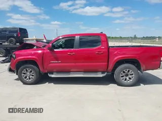 2016 Toyota Tacoma SR5 with VIN 5TFAX5GN2GX059826, listed as a IAAI auction lot 42032005 with 209,271 mi miles. Bid and sale history available at carsss.com. Image 14.