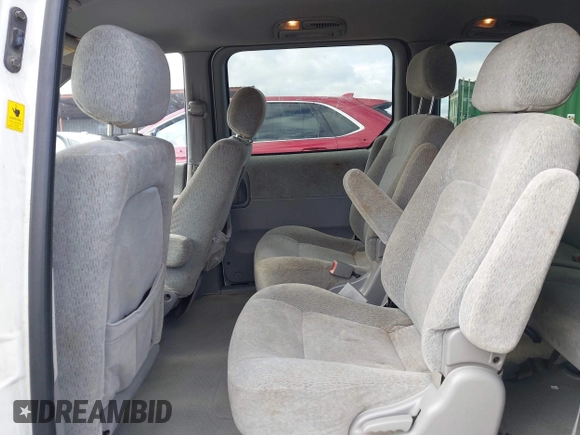 2005 Kia Sedona LX with VIN KNDUP132356708456, listed as a IAAI auction lot 41220936 with 172,960 mi miles. Bid and sale history available at carsss.com. Image 8.