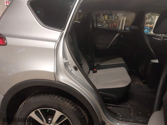 2017 Toyota RAV4 XLE with VIN 2T3RFREV3HW555319, listed as a IAAI auction lot 41946308 with 134,073 mi miles. Bid and sale history available at carsss.com. Image 8.