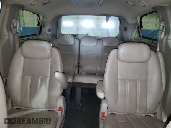 2010 Chrysler Town & Country Touring Plus z VIN 2A4RR8DX8AR414616, wystawiony jako Copart lot #52289845 z przebiegiem 211 759 mil mil oraz Czysty tytuł • Clean title. Historia ofert i sprzedaży dostępna na DreamBid. Obrazek 10.