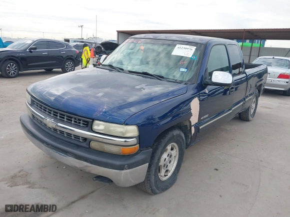 2000 Chevrolet Silverado 1500 LS with VIN 2GCEC19T1Y1408829, listed as a IAAI auction lot 41230976 with 314,324 mi miles. Bid and sale history available at carsss.com. Image 18.