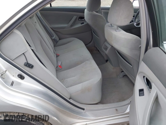 2009 Toyota Camry z VIN 4T1BE46K29U389669, wystawiony jako IAAI lot #41953360 z przebiegiem 176 136 mil mil oraz . Historia ofert i sprzedaży dostępna na DreamBid. Obrazek 8.
