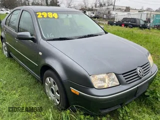 2004 Volkswagen Jetta GL z VIN 3VWRA69M34M135471, wystawiony jako Copart lot #46267105 z przebiegiem 168 811 mil mil oraz Czysty tytuł • Clean title. Historia ofert i sprzedaży dostępna na DreamBid. Obrazek 1.