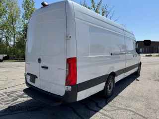2022 Mercedes-Benz Sprinter with VIN W1Y4DDHY1NT082992, listed as a Copart auction lot 56609435 with 269,366 mi miles and Clean Title. Bid and sale history available at DreamBid. Image 4.