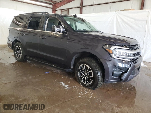 2024 Ford Expedition XLT with VIN 1FMJU1H8XREA54264, listed as a Copart auction lot 84536034 with 18,141 mi miles and Clean title. Bid and sale history available at DreamBid. Image 4.