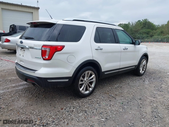 2018 Ford Explorer Limited with VIN 1FM5K7FH8JGC63234, listed as a IAAI auction lot 40434875 with 126,394 mi miles. Bid and sale history available at carsss.com. Image 4.