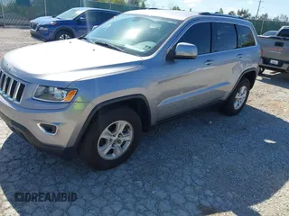 2016 Jeep Grand Cherokee Laredo z VIN 1C4RJFAG0GC384227, wystawiony jako IAAI lot #41995947 z przebiegiem 155 276 mil mil oraz . Historia ofert i sprzedaży dostępna na DreamBid. Obrazek 2.