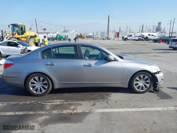 2009 Hyundai Genesis with VIN KMHGC46E59U046506, listed as a IAAI auction lot 41990191 with 86,791 mi miles. Bid and sale history available at carsss.com. Image 13.