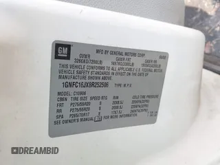 2008 Chevrolet Suburban LTZ z VIN 1GNFC16JX8R252506, wystawiony jako IAAI lot #42402610 z przebiegiem 308 625 mil mil oraz . Historia ofert i sprzedaży dostępna na DreamBid. Obrazek 9.