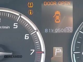 2015 Acura TLX z VIN 19UUB1F31FA018109, wystawiony jako IAAI lot #42045022 z przebiegiem 50 830 mil mil oraz . Historia ofert i sprzedaży dostępna na DreamBid. Obrazek 16.