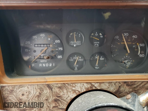 1981 Chevrolet El Camino z VIN 1GCCW80J5BR448204, wystawiony jako Copart lot #53005085 z przebiegiem 61 889 mil mil oraz Czysty tytuł • Clean title. Historia ofert i sprzedaży dostępna na DreamBid. Obrazek 9.