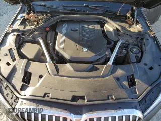 2021 BMW 7 Series 740i z VIN WBA7T2C06MCG10258, wystawiony jako Copart lot #43330265 z przebiegiem 37 938 mil mil oraz Nie do naprawy • Non repairable. Historia ofert i sprzedaży dostępna na DreamBid. Obrazek 11.