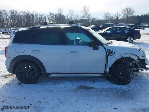 2017 MINI Countryman Cooper S with VIN WMZYT3C39H3B66080, listed as a IAAI auction lot 41399167 with NaN miles. Bid and sale history available at carsss.com. Image 13.