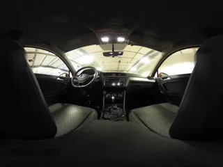 2019 Volkswagen Tiguan S z VIN 3VV0B7AX3KM075498, wystawiony jako IAAI lot #41501778 z przebiegiem 143 262 mil mil oraz . Historia ofert i sprzedaży dostępna na DreamBid. Obrazek 19.