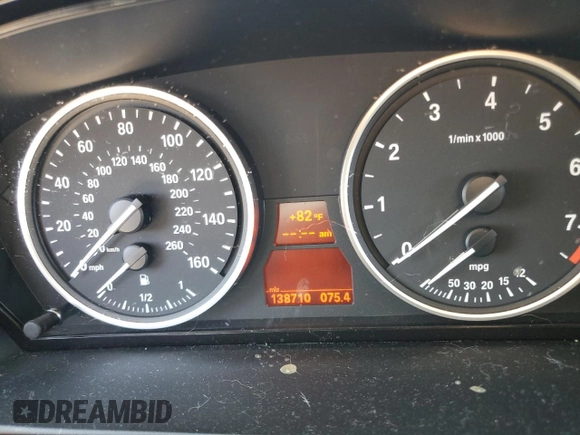 2010 BMW 5 Series 528i xDrive z VIN WBANV1C50AC442987, wystawiony jako Copart lot #58210855 z przebiegiem 138 710 mil mil oraz Szkoda całkowita • Salvage title. Historia ofert i sprzedaży dostępna na DreamBid. Obrazek 9.