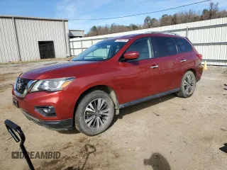 2017 Nissan Pathfinder SV z VIN 5N1DR2MN1HC695846, wystawiony jako Copart lot #45953705 z przebiegiem 135 587 mil mil oraz Szkody całkowita. Historia ofert i sprzedaży dostępna na DreamBid. Obrazek 1.