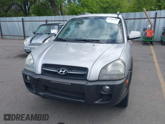 2005 Hyundai Tucson GLS с VIN KM8JN12D35U065352, выставлен на аукционе IAAI как лот 42303445 с пробегом 236 597 миль миль и . История ставок и продаж доступна на DreamBid. Изображение 6.