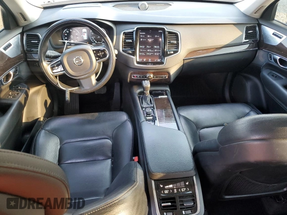 2016 Volvo XC90 T6 Momentum with VIN YV4A22PK9G1077260, listed as a Copart auction lot 42631245 with 157,262 mi miles and Salvage Title. Bid and sale history available at carsss.com. Image 8.