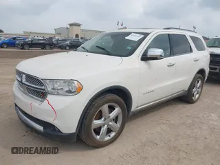 2011 Dodge Durango Citadel z VIN 1D4SD5GTXBC663963, wystawiony jako IAAI lot #42163491 z przebiegiem 188 277 mil mil oraz . Historia ofert i sprzedaży dostępna na DreamBid. Obrazek 2.