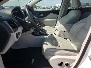 2019 Jeep Cherokee Limited z VIN 1C4PJLDB6KD248628, wystawiony jako Copart lot #64121105 z przebiegiem 129 019 mil mil oraz Nie do naprawy • Non repairable. Historia ofert i sprzedaży dostępna na DreamBid. Obrazek 7.