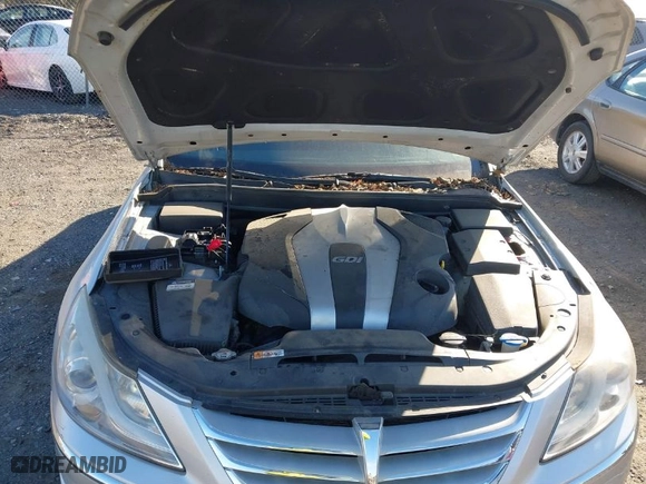 2013 Hyundai Genesis 3.8L with VIN KMHGC4DD0DU235826, listed as a IAAI auction lot 41890315 with 89,959 mi miles. Bid and sale history available at carsss.com. Image 10.