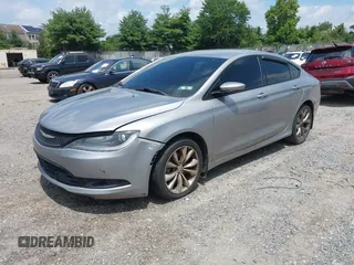 2015 Chrysler 200 S with VIN 1C3CCCBB8FN565732, listed as a IAAI auction lot 42754941 with 114,731 mi miles and . Bid and sale history available at DreamBid. Image 2.