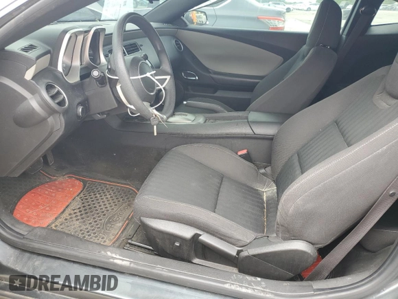 2010 Chevrolet Camaro LS z VIN 2G1FA1EV9A9218441, wystawiony jako Copart lot #55647195 z przebiegiem 147 345 mil mil oraz Szkoda całkowita • Salvage title. Historia ofert i sprzedaży dostępna na DreamBid. Obrazek 7.