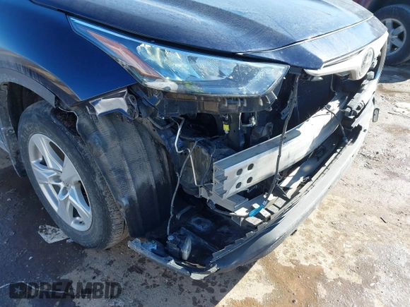 2020 Toyota Highlander LE z VIN 5TDBZRBH4LS043649, wystawiony jako IAAI lot #41425332 z przebiegiem 66 161 mil mil oraz . Historia ofert i sprzedaży dostępna na DreamBid. Obrazek 17.