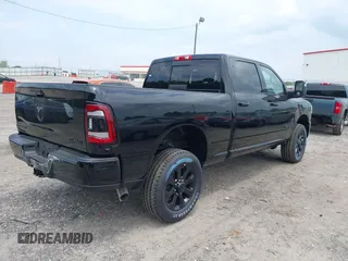 2024 Ram 2500 Big Horn с VIN 3C6UR5DL5RG205340, выставлен на аукционе IAAI как лот 39291590 с пробегом 15 миль миль и . История ставок и продаж доступна на DreamBid. Изображение 4.