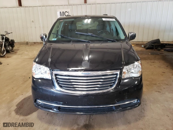 2013 Chrysler Town & Country Touring-L with VIN 2C4RC1CG7DR648900, listed as a Copart auction lot 42694165 with 0 mi miles and Clean Title. Bid and sale history available at carsss.com. Image 5.