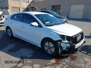 2020 Hyundai Ioniq SE z VIN KMHC75LC3LU235853, wystawiony jako IAAI lot #42131369 z przebiegiem 93 441 mil mil oraz . Historia ofert i sprzedaży dostępna na DreamBid. Obrazek 1.