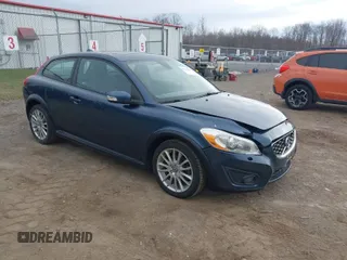 2011 Volvo C30 with VIN YV1672MK1B2220696, listed as a IAAI auction lot 41914435 with 81,626 mi miles. Bid and sale history available at carsss.com. Image 1.