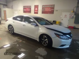 2018 Nissan Altima SR with VIN 1N4AL3AP9JC294402, listed as a IAAI auction lot 41181658 with 46,289 mi miles and . Bid and sale history available at carsss.com. Image 1.