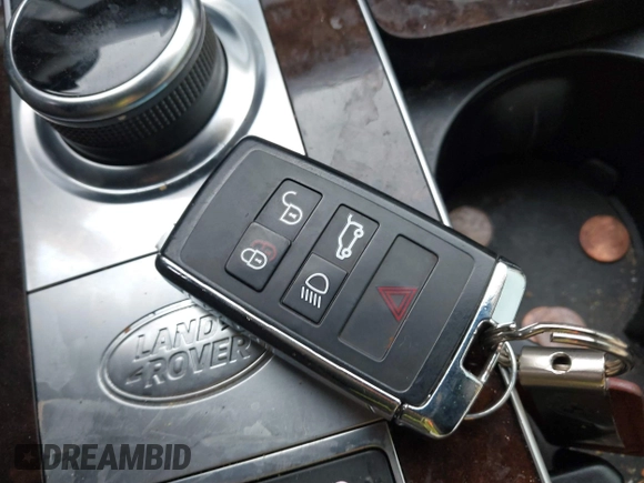 2020 Land Rover Range Rover Autobiography с VIN SALGV5SE8LA598884, выставлен на аукционе IAAI как лот 41687574 с пробегом 80 532 миль миль и . История ставок и продаж доступна на DreamBid. Изображение 11.