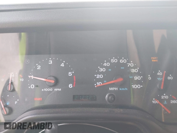 2001 Jeep Wrangler Sport z VIN 1J4FA49S31P335680, wystawiony jako IAAI lot #42471312 z przebiegiem 212 927 mil mil oraz . Historia ofert i sprzedaży dostępna na DreamBid. Obrazek 7.