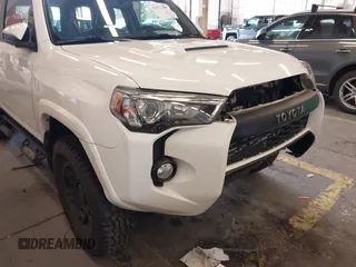 2018 Toyota 4Runner SR5 with VIN JTEBU5JRXJ5603321, listed as a IAAI auction lot 41671207 with 56,540 mi miles. Bid and sale history available at carsss.com. Image 18.