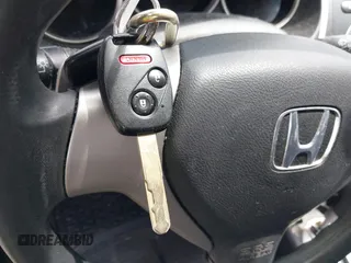 2007 Honda Fit Sport with VIN JHMGD38687S025450, listed as a IAAI auction lot 42124564 with 207,838 mi miles. Bid and sale history available at carsss.com. Image 11.