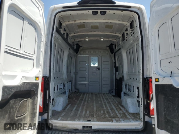 2024 Ford Transit Cargo z VIN 1FTBR2X8XRKA11725, wystawiony jako Copart lot #57682345 z przebiegiem 53 975 mil mil oraz Czysty tytuł • Clean title. Historia ofert i sprzedaży dostępna na DreamBid. Obrazek 11.